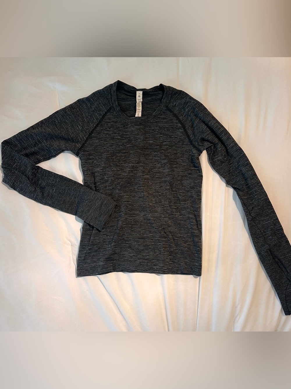 lululemon athletica-Dark Gray Long Sleeve Swiftly Tech Shirt